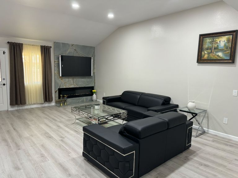 Sg Care, North Hollywood, CA 3
