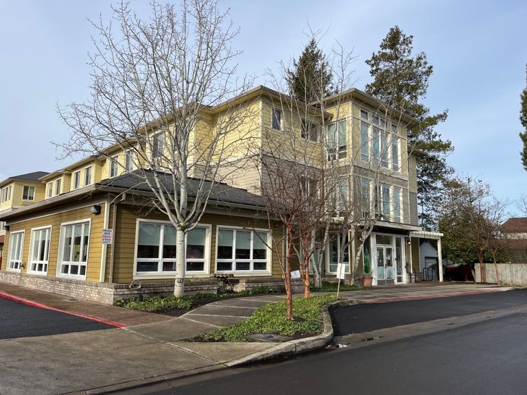 Adara Oaks Manor, Gresham, OR 2