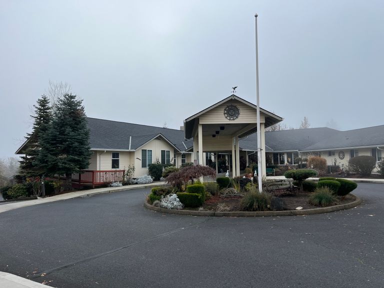 Meadows Courtyard, Oregon City, OR 2