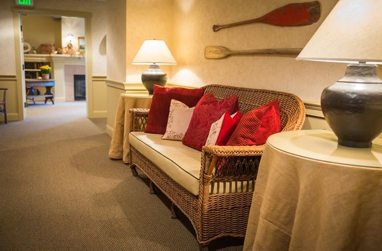 The Weatherly Inn At Lake Meridian, Kent, WA 1