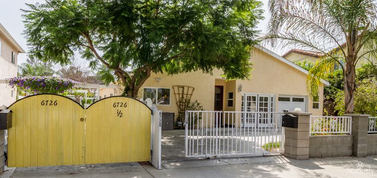 Clarendon Village 3, Lake Balboa, CA 1