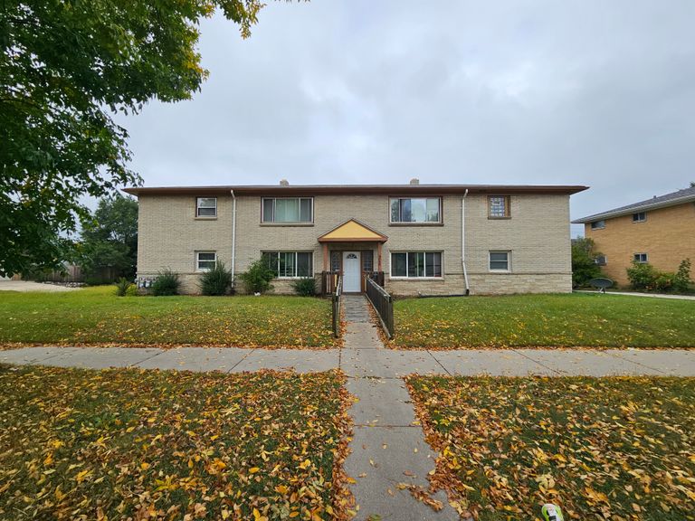 Latonyas House, Milwaukee, WI 2