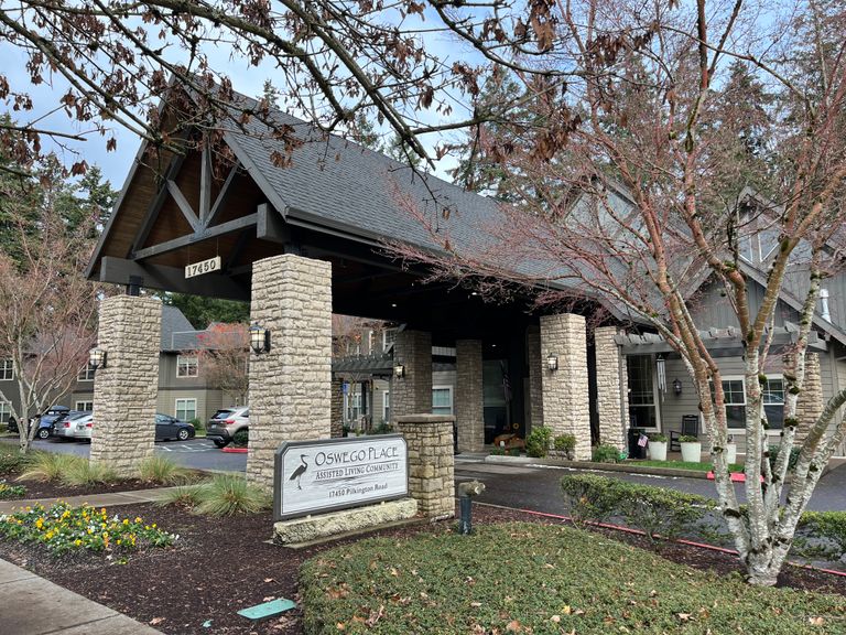 Oswego Place By Bonaventure, Lake Oswego, OR 3