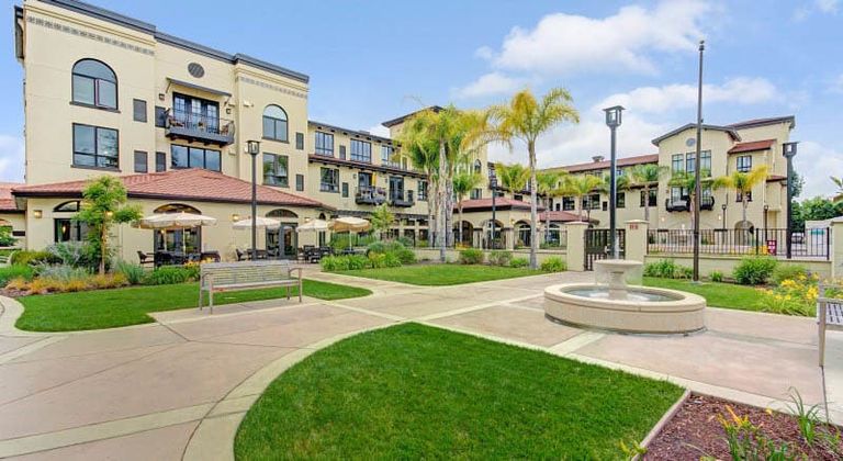Merrill Gardens At Campbell, Campbell, CA 3