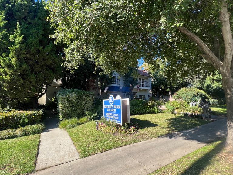 Regency Park Oak Knoll, Pasadena, CA 1