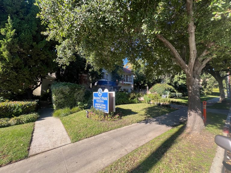 Regency Park Oak Knoll, Pasadena, CA 2