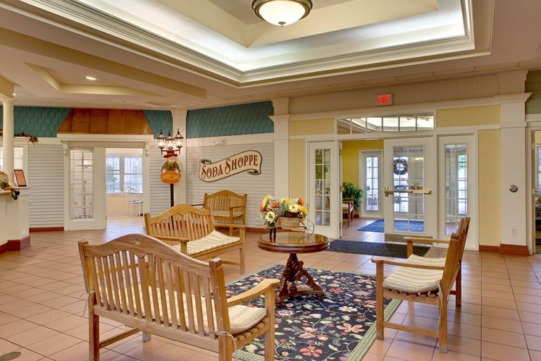 Castle Pointe At Baywinde, Webster, NY 3