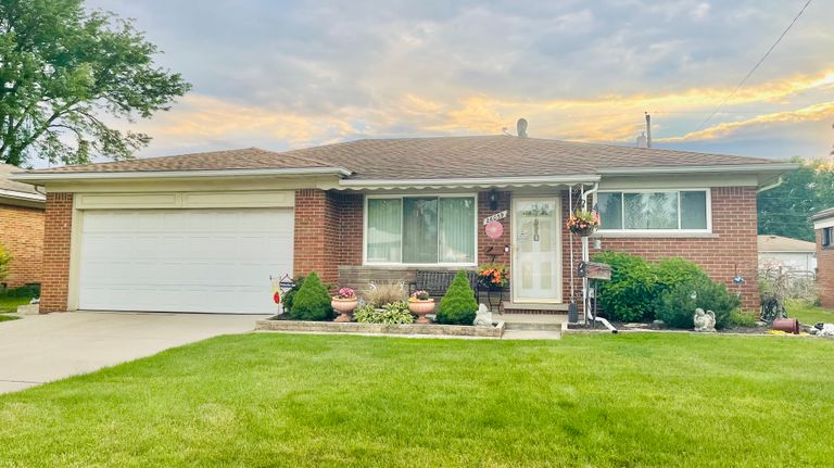 Advent Residential Care , Warren , MI 1