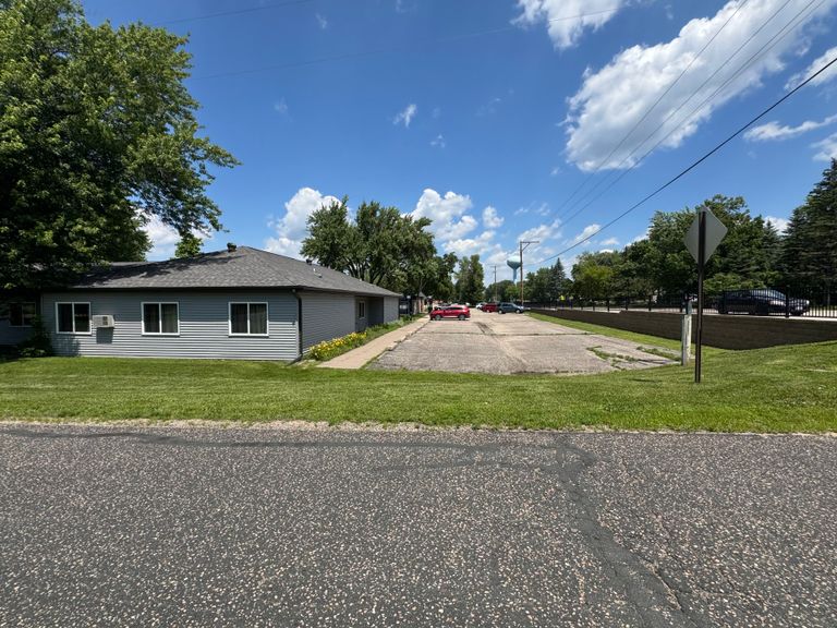 River Oaks at Watertown, Watertown, MN 1