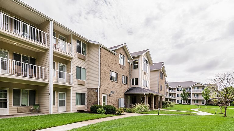 Holiday Greenwood Terrace, Lenexa, KS 3