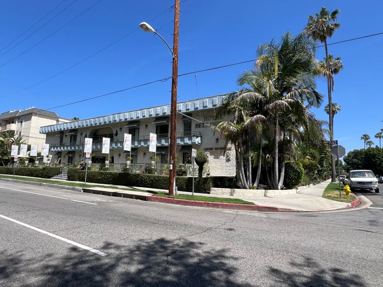 The Residences At Royal Bellingham, Valley Village, CA 1