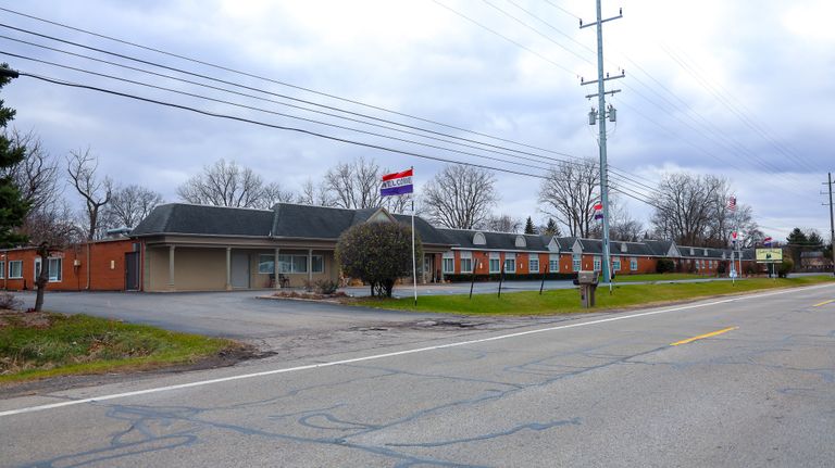 Cedar Woods Assisted Living, Belleville, MI 3