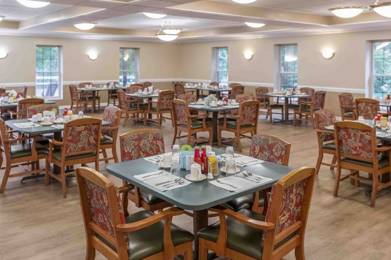 Holiday The Manor at Woodside, Poughkeepsie, NY 2