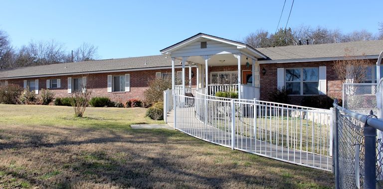 Silver Creek Assisted Living Azle, Azle, TX 3