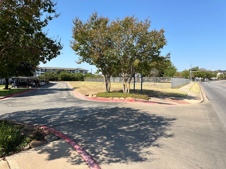 Court at Round Rock, Round Rock, TX 2