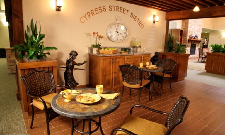 Quail Park Memory Care Residences, Visalia, CA 3