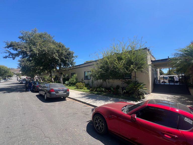 Courtyard Care Center - Signal Hill, Signal Hill, CA 1