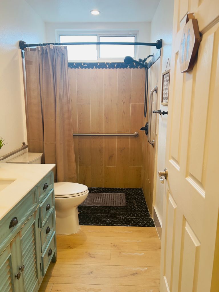 Ark's Villa, Valencia, CA 2