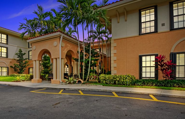 Presidential Place, Hollywood, FL 2