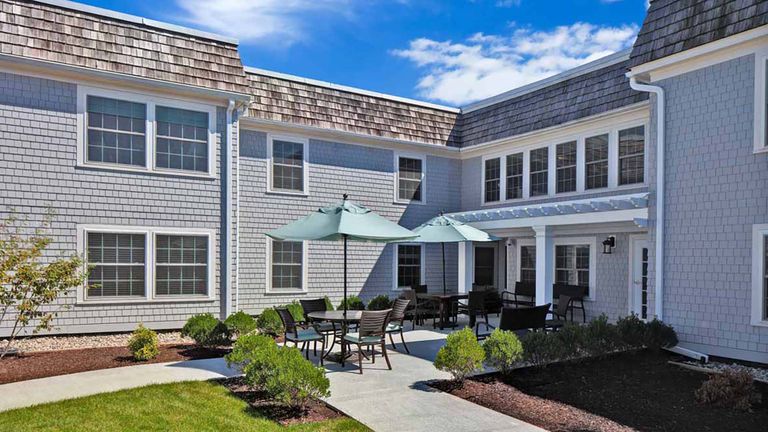 Atria Woodbriar Park, Falmouth, MA 3