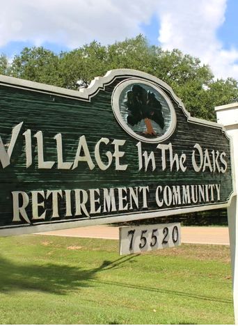 Village in the Oaks Apartment - CLOSED, Covington, LA 2