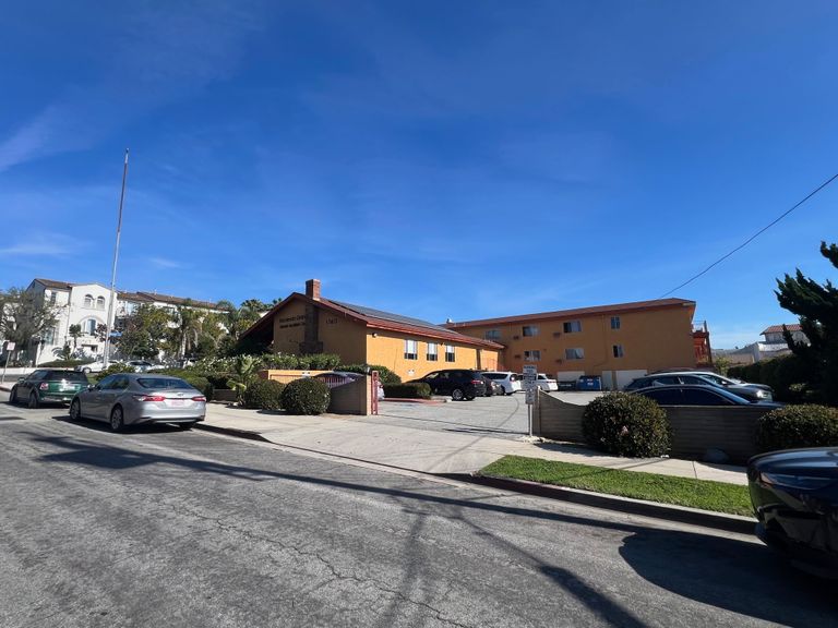 Hacienda Grande Senior Assisted Living, Long Beach, CA 3