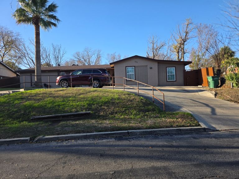 Mendoza Assisted Living, San Antonio, TX 3