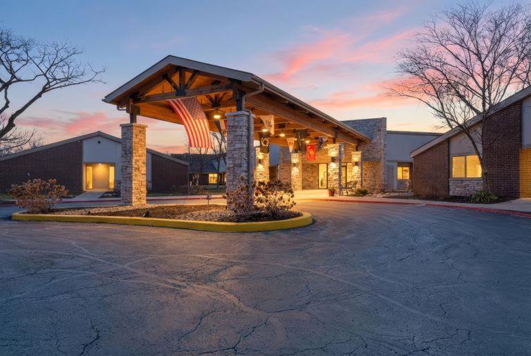 TGR Living at the Grand Royale Campus, Gladstone, MO 1