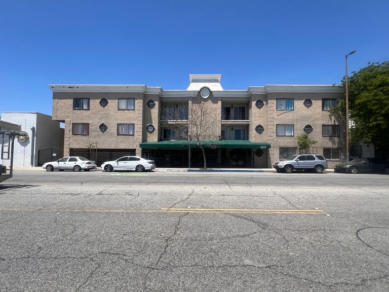 Los Feliz Gardens, Glendale, CA 2