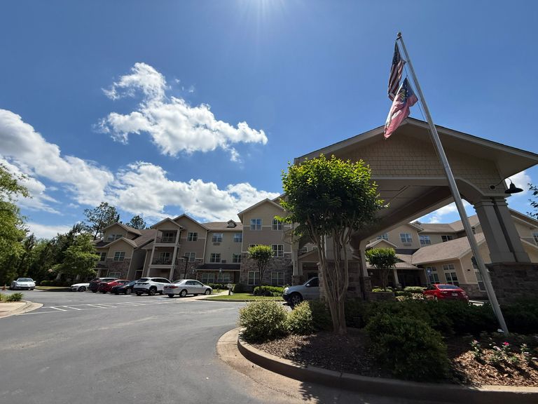 Sanford Estates Gracious Retirement Living, Roswell, GA 3