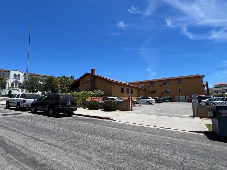 Hacienda Grande Senior Assisted Living, Long Beach, CA 1