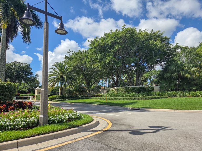 Vi at Lakeside Village, Lantana, FL 2