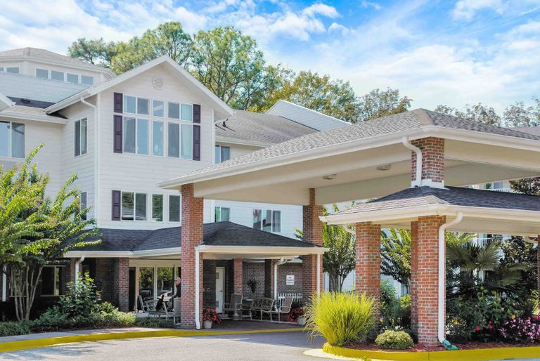 The Woods At Holly Tree Gracious Retirement Living, Wilmington, NC 1