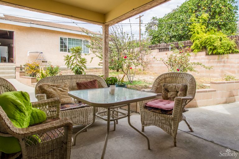 Chateau Magnolia, Burbank, CA 1