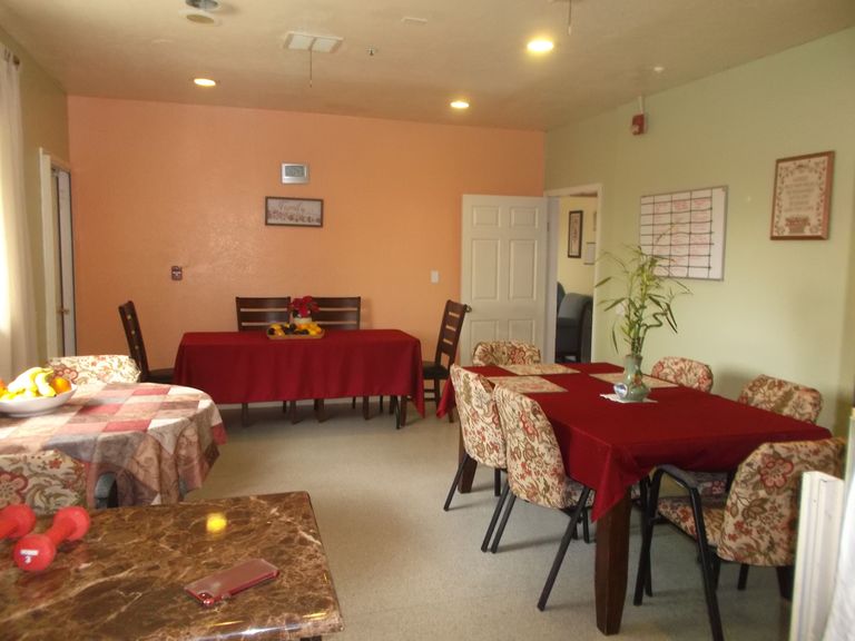 Mrs Love's Guest House, Williams, CA 3