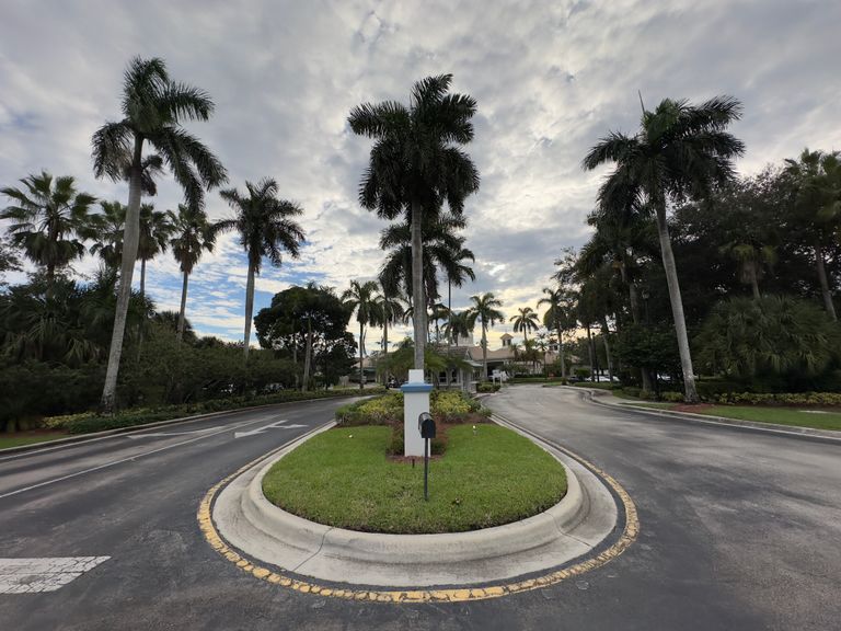 Aston Gardens at Parkland Commons, Parkland, FL 3