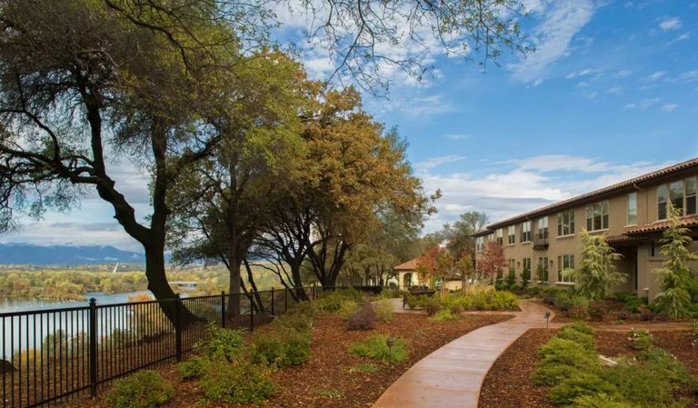 Oakmont Of Redding, Redding, CA 1