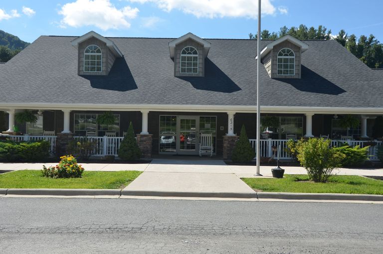 Cranberry House, Newland, NC 3