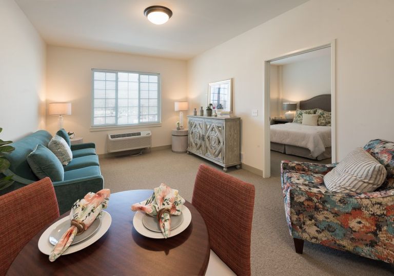 Charter Senior Living Of Brookfield, Brookfield, CT 2