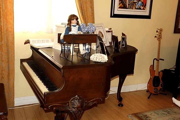 Royal Garden Board & Care Homes II, Tarzana, CA 3