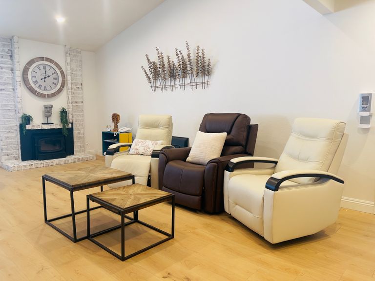 Ark's Villa, Valencia, CA 3