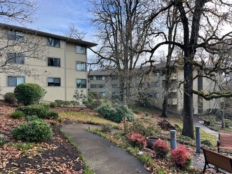 The Springs at Carman Oaks, Lake Oswego, OR 3