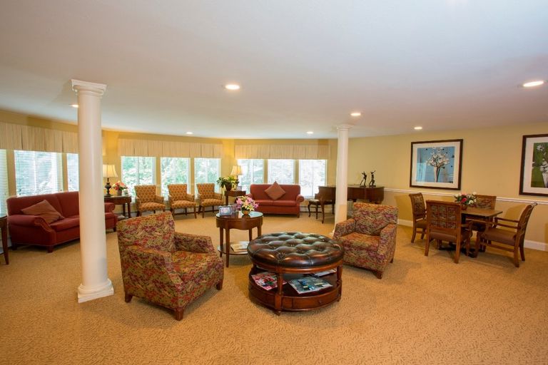 Benchmark Senior Living At Chelmsford Crossings, Chelmsford, MA 3