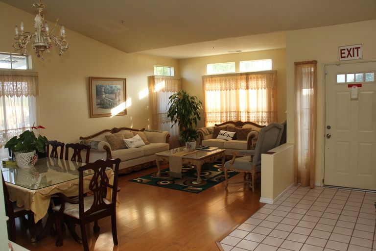 Rolling Green Senior Care, Murrieta, CA 2