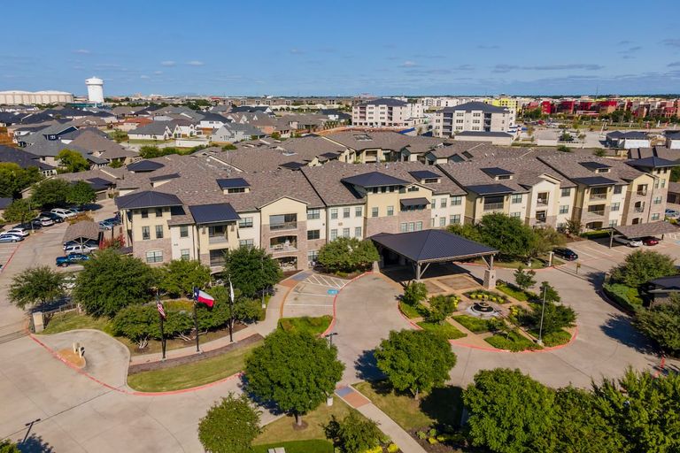 Discovery Village At Twin Creeks, Allen, TX 2