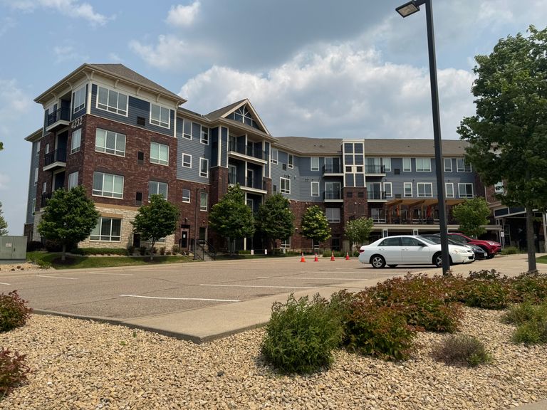 Eagan Pointe Senior Living, Eagan, MN 3