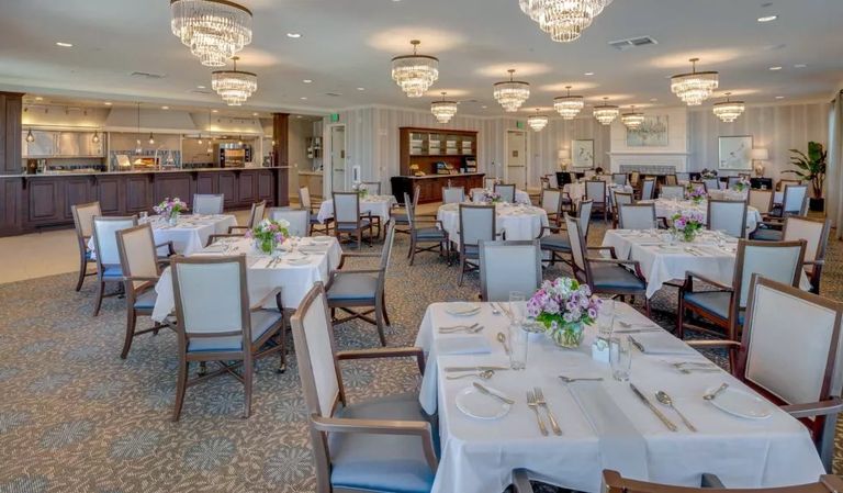 Oakmont Of Huntington Beach, Huntington Beach, CA 3