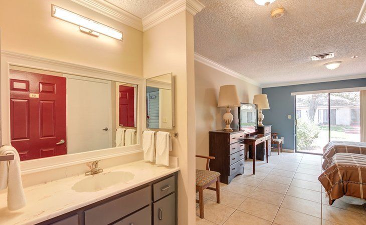 Colonial Assisted Living at Fort Lauderdale, Lauderhill, FL 2