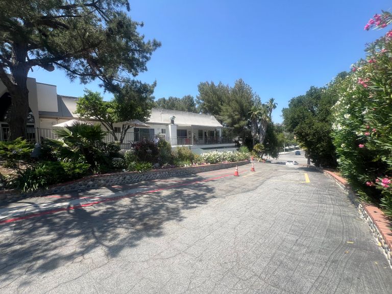 Santa Clarita Post-Acute Care Center, Newhall, CA 3