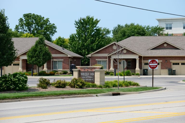 Waverly Inn Memory Care Community, Arlington Heights, IL 2